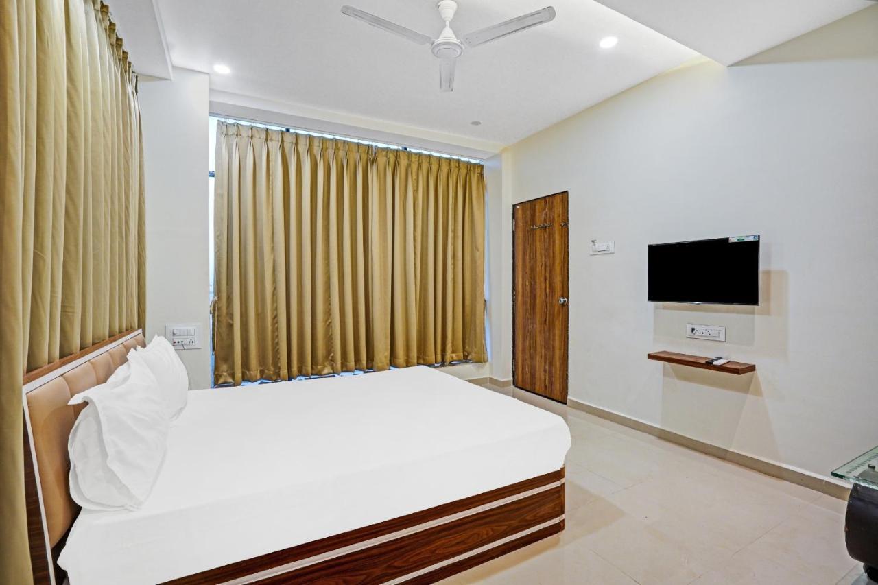 Collection O 83775 Hotel 4King Surat Exterior foto