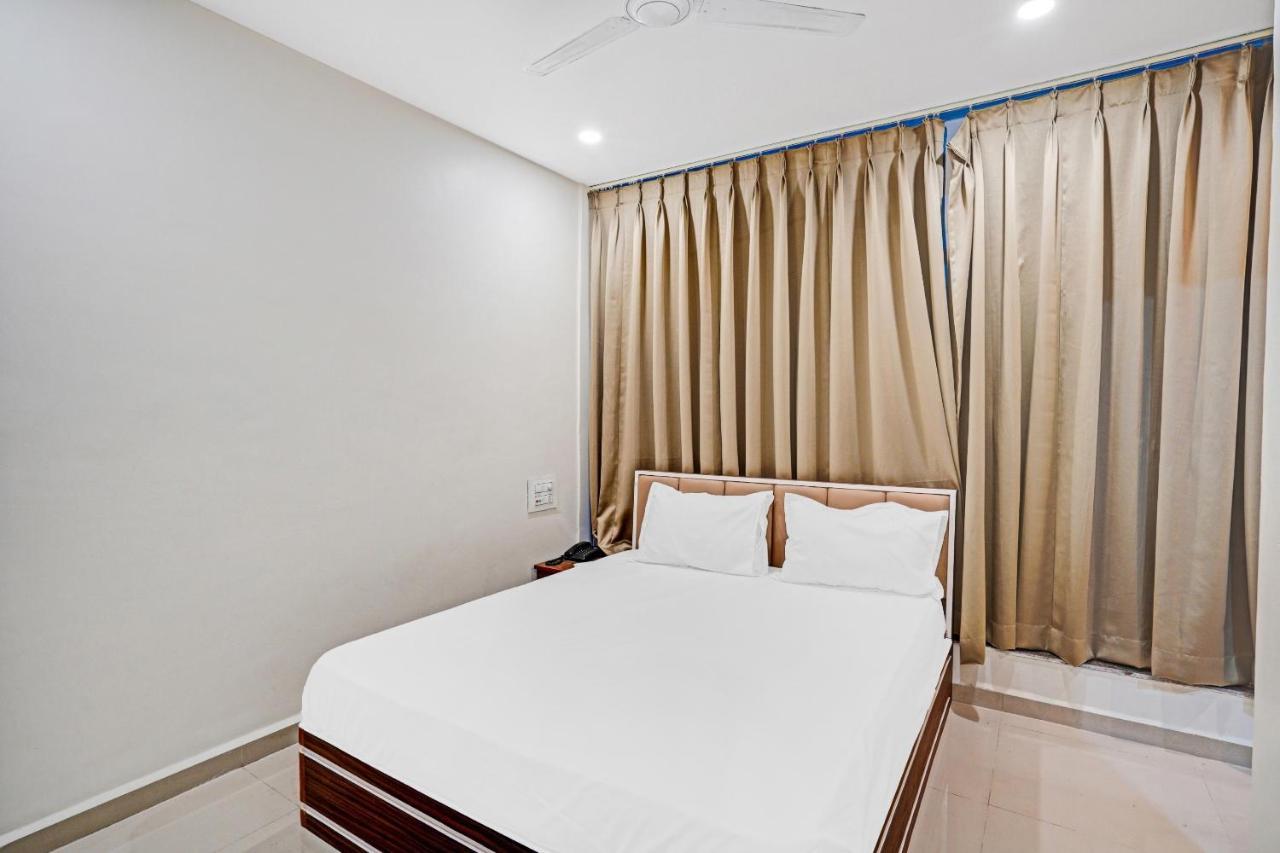 Collection O 83775 Hotel 4King Surat Exterior foto