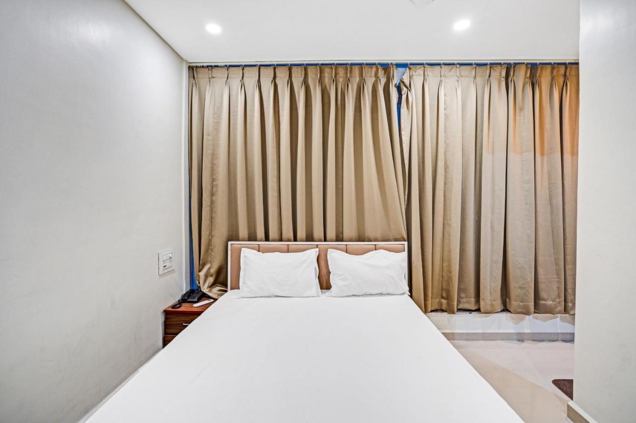 Collection O 83775 Hotel 4King Surat Exterior foto