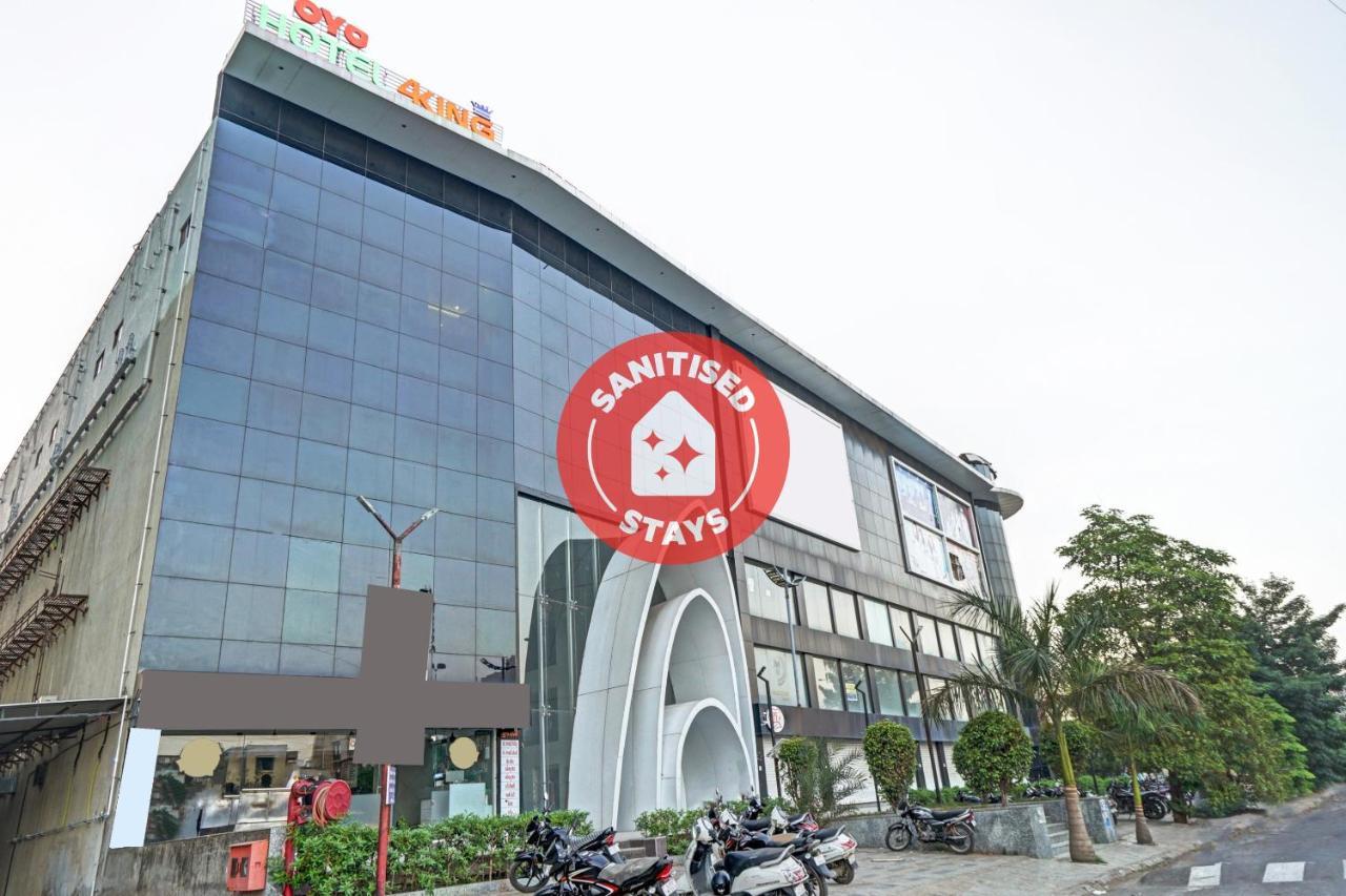 Collection O 83775 Hotel 4King Surat Exterior foto
